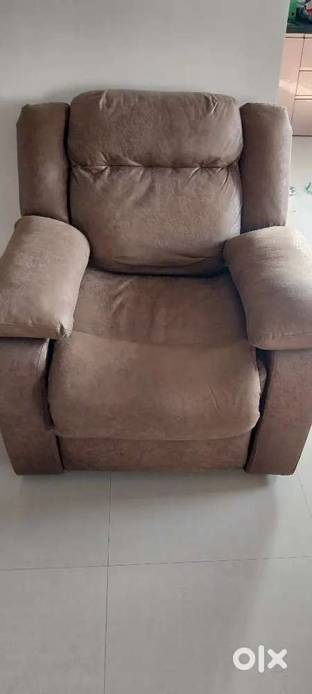 RECLINER CHAIR FOR SALE Other Household Items 1823704137