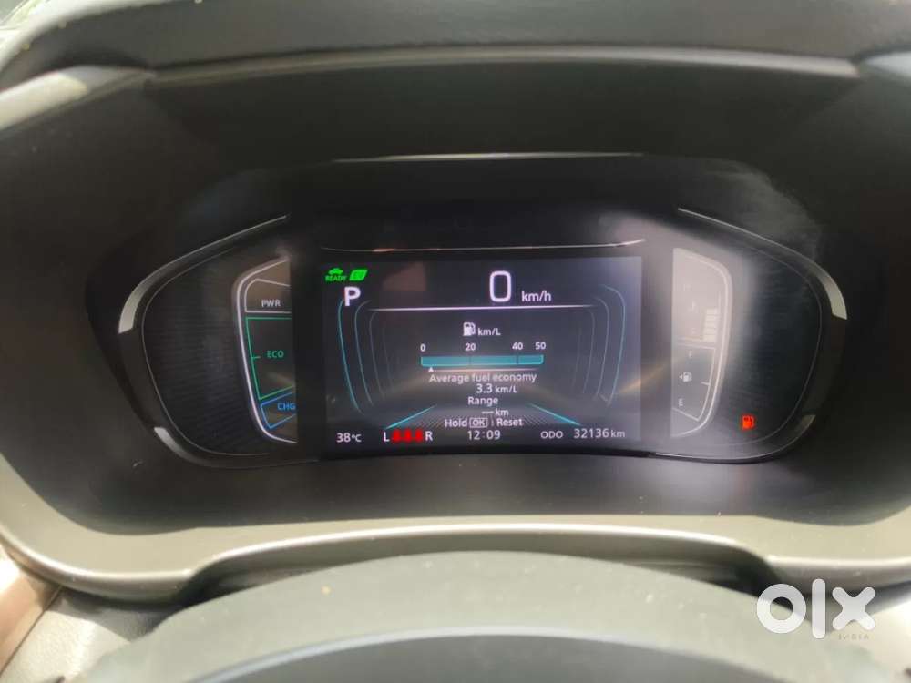Maruti Suzuki Grand Vitara 1.5 Alpha Plus Intelligent Hybrid Ecvt, 2..