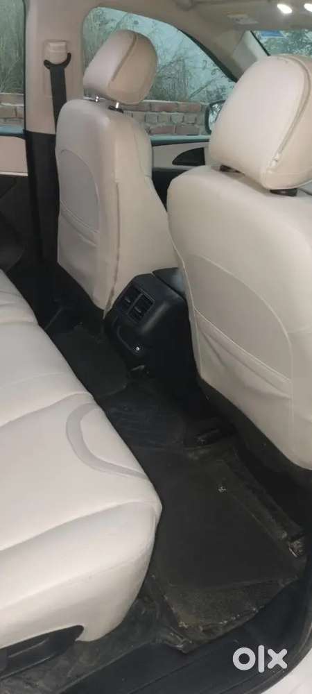 Mahindra Xuv700 2022 Petrol 26000 Km Driven
