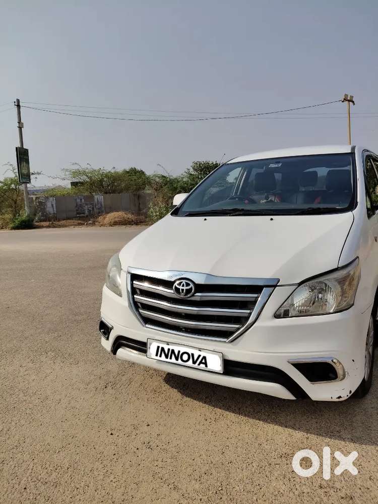Toyota Innova Car