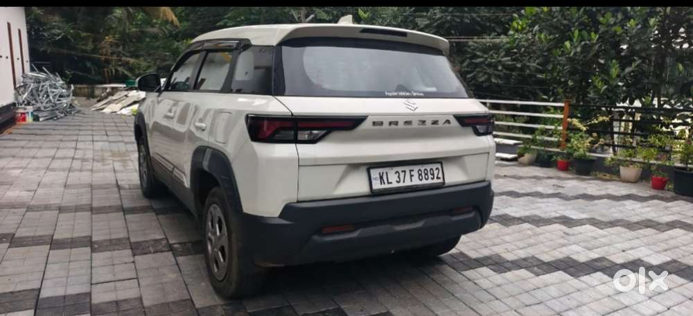 Maruti Suzuki Brezza Vxi At, 2024, Petrol