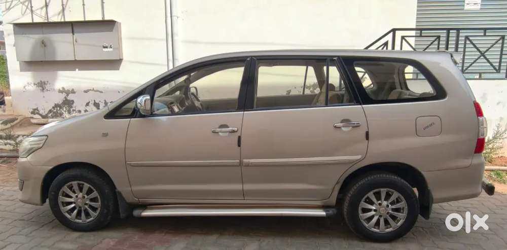 Toyota Innova 2.5 2012 Diesel Very Quality Car