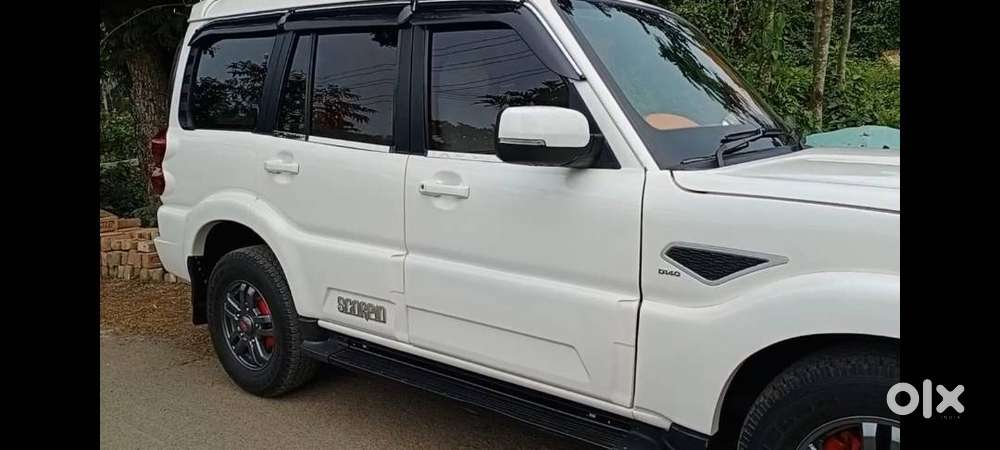 Mahindra Scorpio Vlx 2014 Diesel Modified To S11