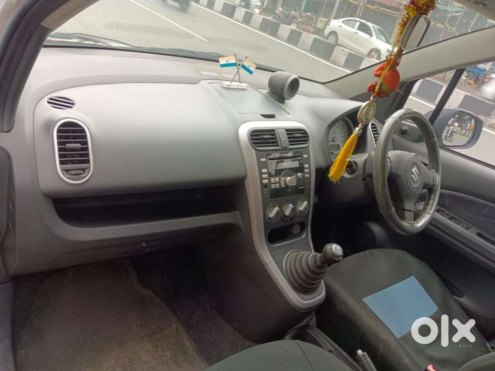 Maruti Suzuki Ritz Vxi, 2011, Petrol