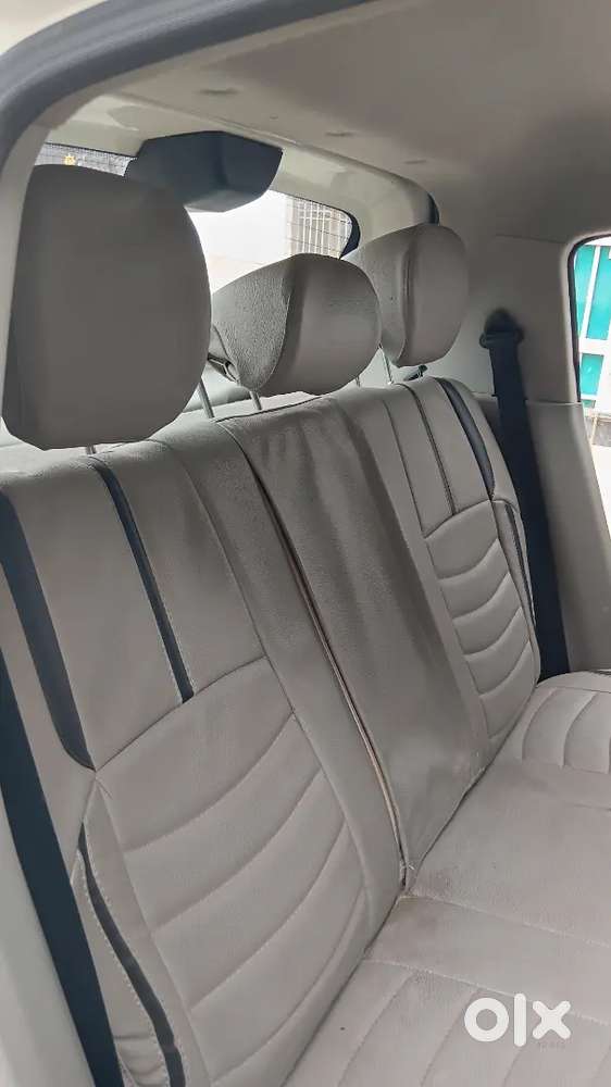Kuv Mahindra White 2016 Modal Good Condition