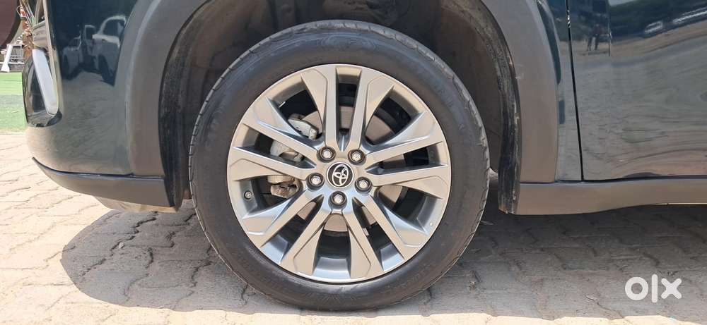 Toyota Innova Hycross 2.0 Zx Hybrid 7 Str, 2025, Petrol