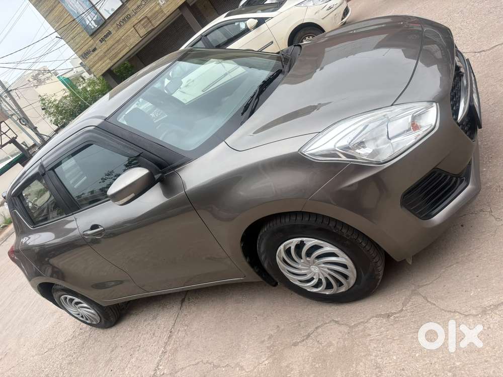 Maruti Suzuki Swift Vxi + Manual, 2022, Petrol