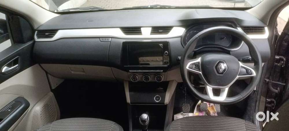 Renault Triber Rxz, 2023, Petrol