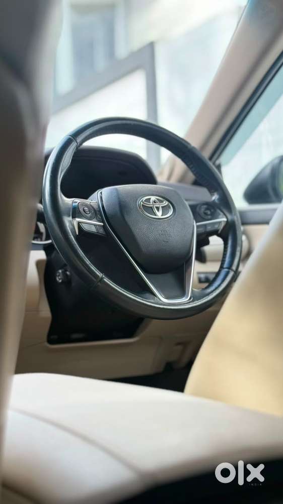 Toyota Camry Hybrid, 2022, Petrol