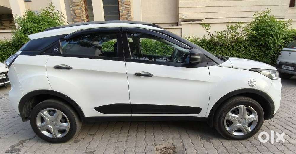 Tata Nexon 1.5 Revotorq Xm (s), 2023, Diesel