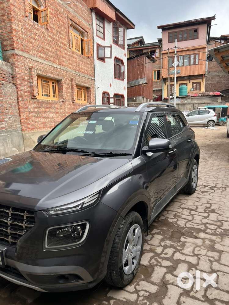 Hyundai Venue Petrol 2022