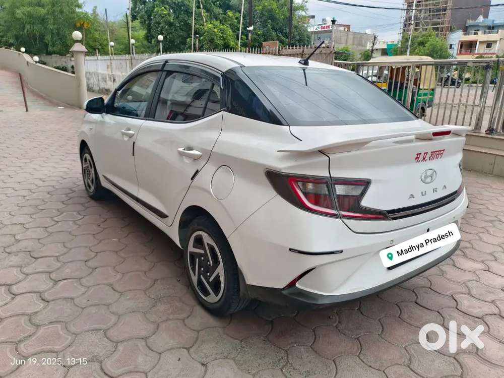 Aura S Cng And Petrol