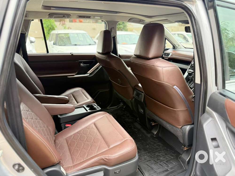 Toyota Innova Hycross 2.0 Vx (o) Hybrid 7 Str, 2024, Petrol