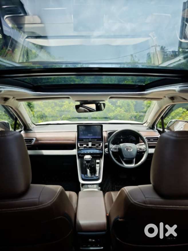 Toyota Innova Hycross 2.0 Zx (o) Hybrid 7 Str, 2023, Petrol