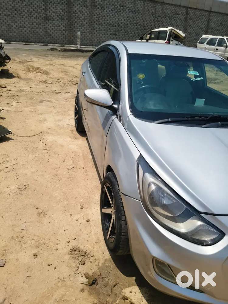 Hyundai Verna Petrol 2011