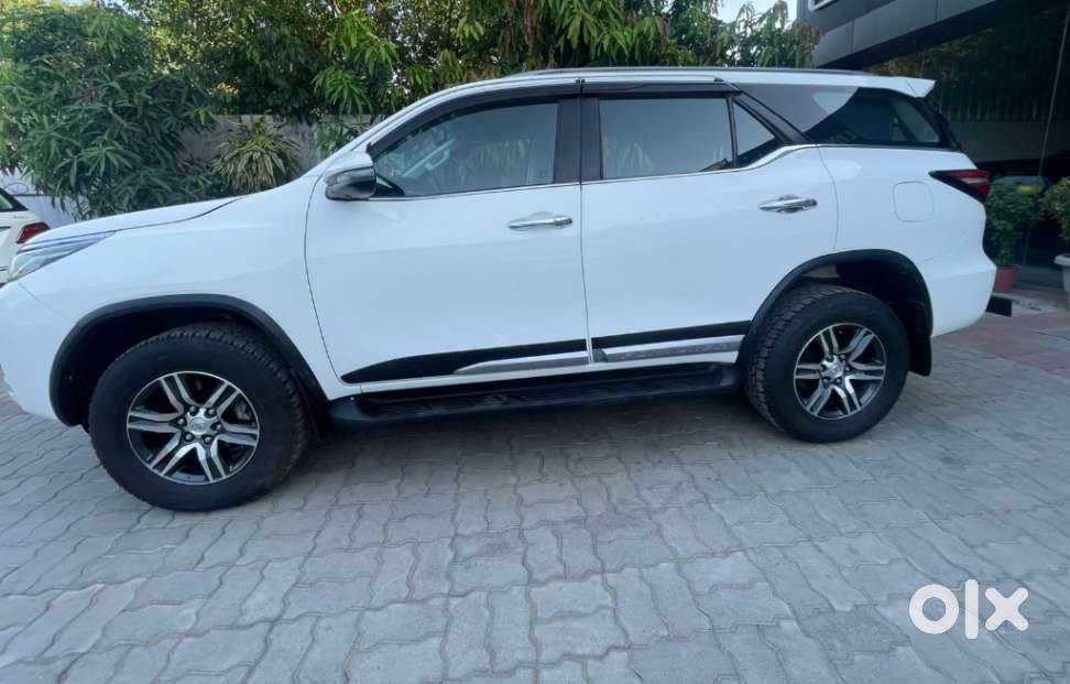 Toyota Fortuner [2021-ongoing] 2.8 2wd Diesel At, 2024, Diesel