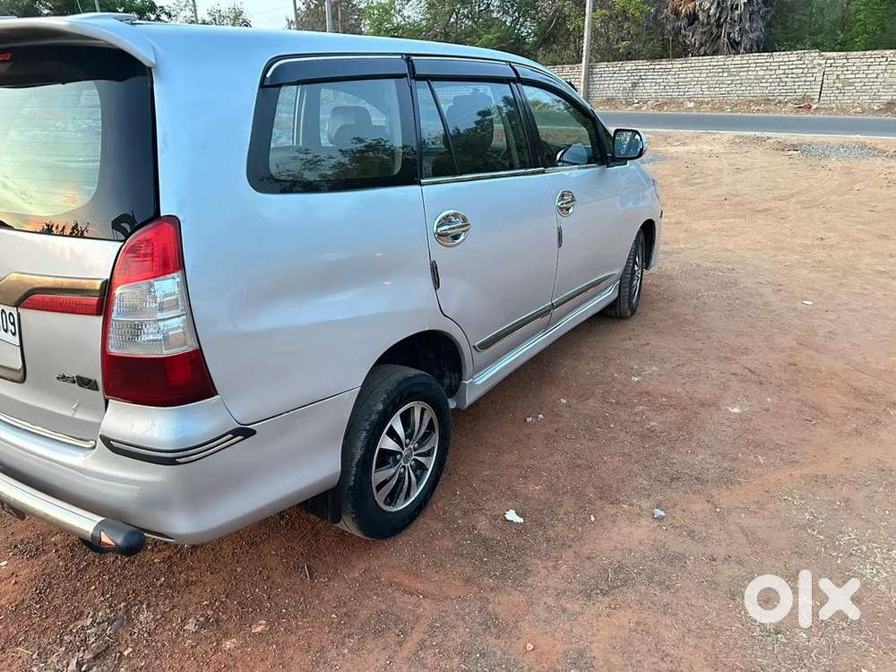 Toyota Innova 2015 Diesel Well Maintained