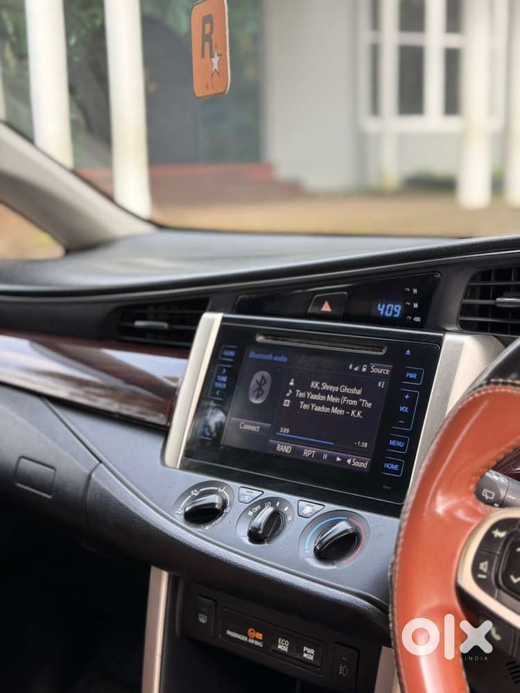 Toyota Innova Crysta 2.8 2016-17