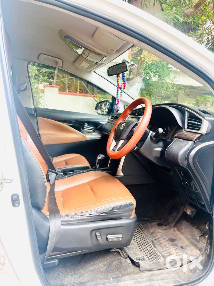 Toyota Innova Crysta 2.8z Automatic, 2016, Diesel