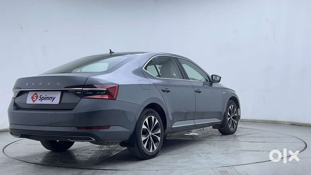 Skoda Superb L&k 1.8 Tsi At, 2022, Petrol