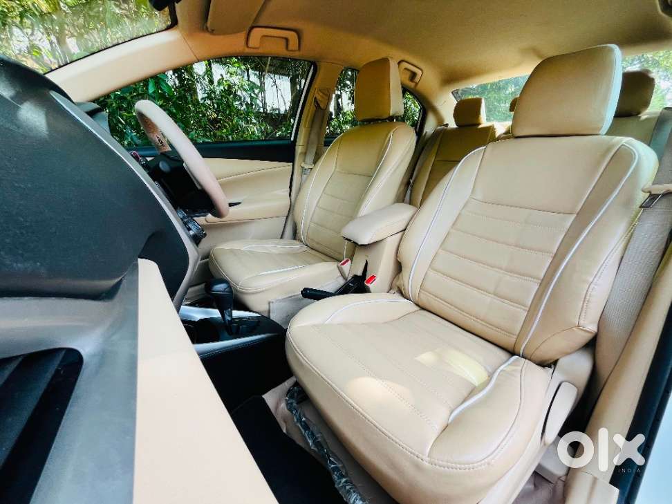 Toyota Yaris J Cvt, 2021, Petrol