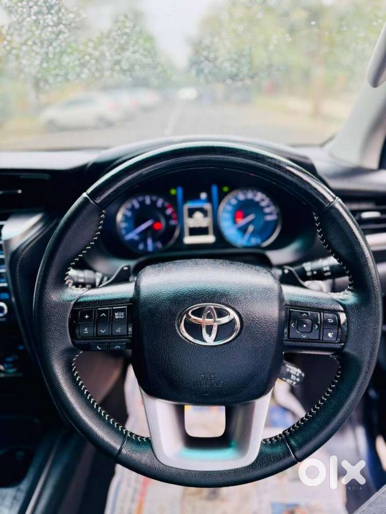 Toyota Fortuner 4x2 At 2.7 Petrol, 2022, Petrol