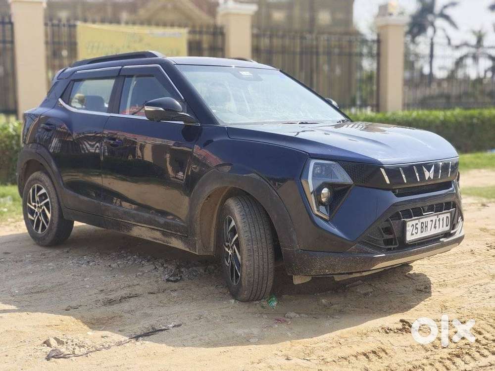 Mahindra Xuv 3xo Ax5 Pm Mt, 2025, Petrol