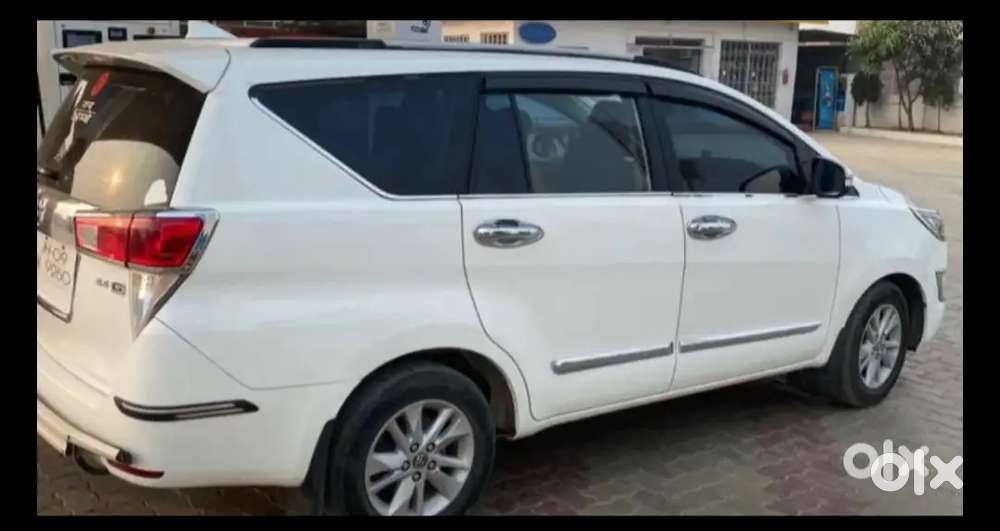 Toyota Innova Crysta 2018 Diesel 75000 Km Driven