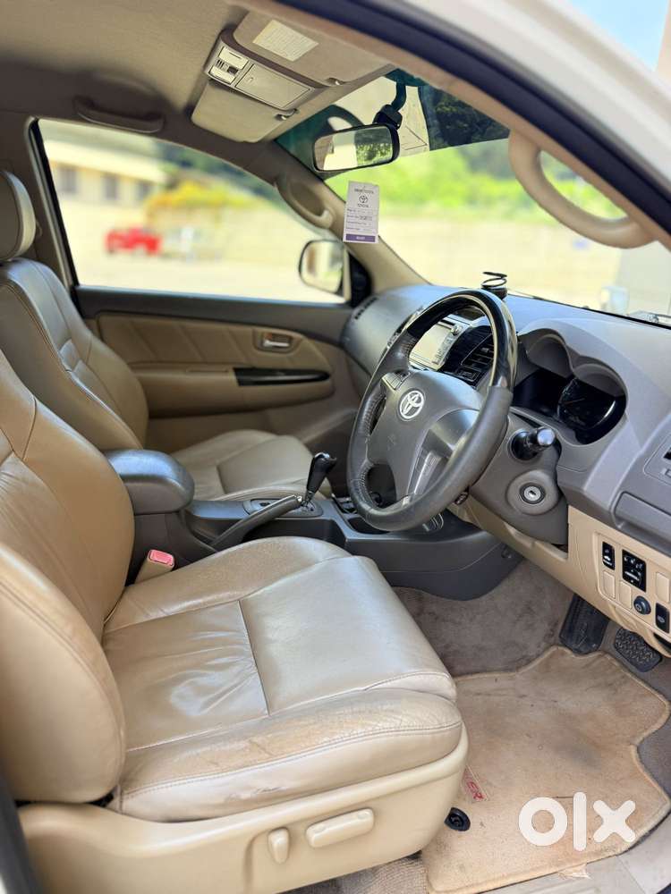 Toyota Fortuner 3.0 4x2 Automatic, 2013