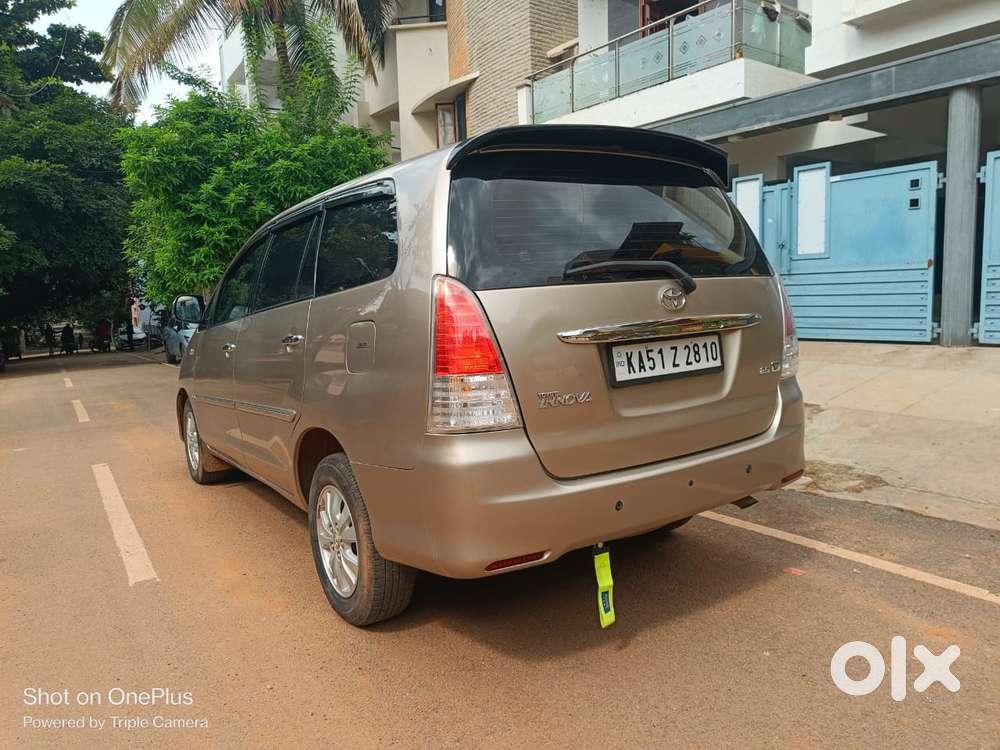 Toyota Innova 2004-2011 2.5 V Diesel 7-seater, 2009, Diesel