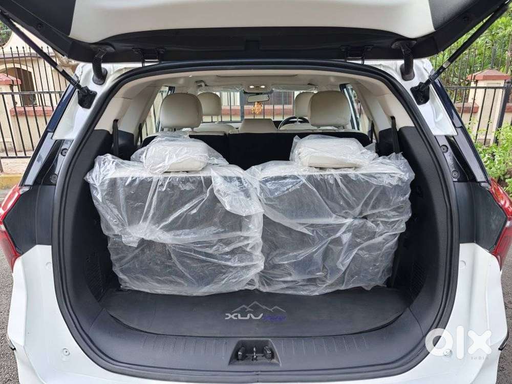 Mahindra Xuv700 2.0 Ax 7 Petrol Mt Str, 2023, Petrol