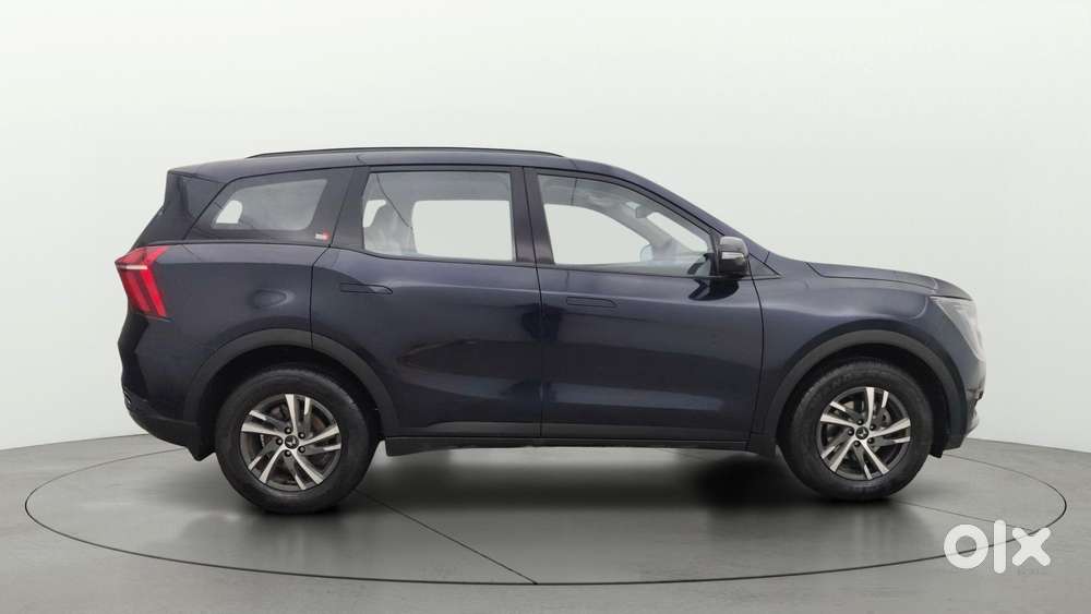 Mahindra Xuv700 2.0 Ax 7 Petrol At Str, 2024, Petrol