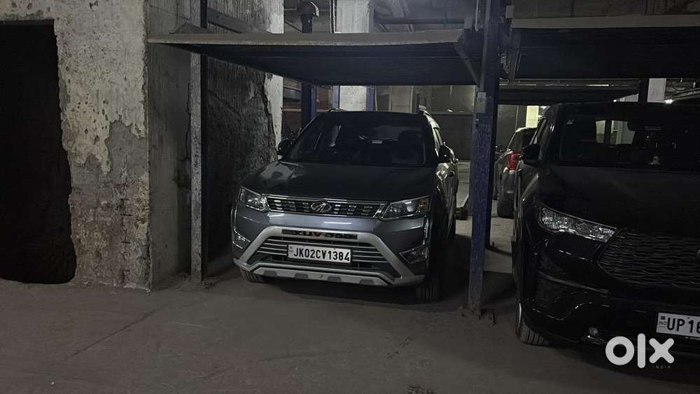 Mahindra Xuv300 2021 Petrol Well Maintained