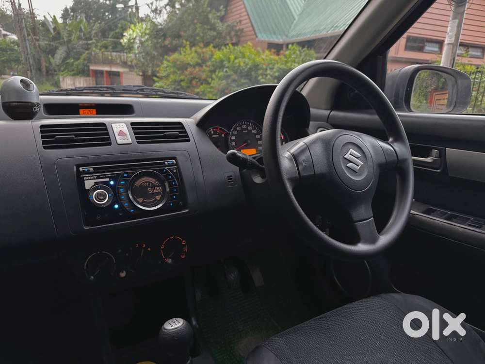 Maruti Suzuki Swift Vxi 1.2 Abs Bs-iv, 2010, Petrol