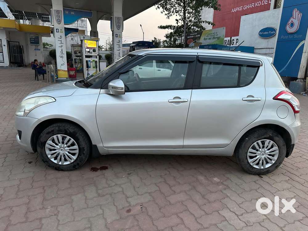 Maruti Suzuki Swift Vxi 1.2 Abs Bs-iv, 2012, Petrol