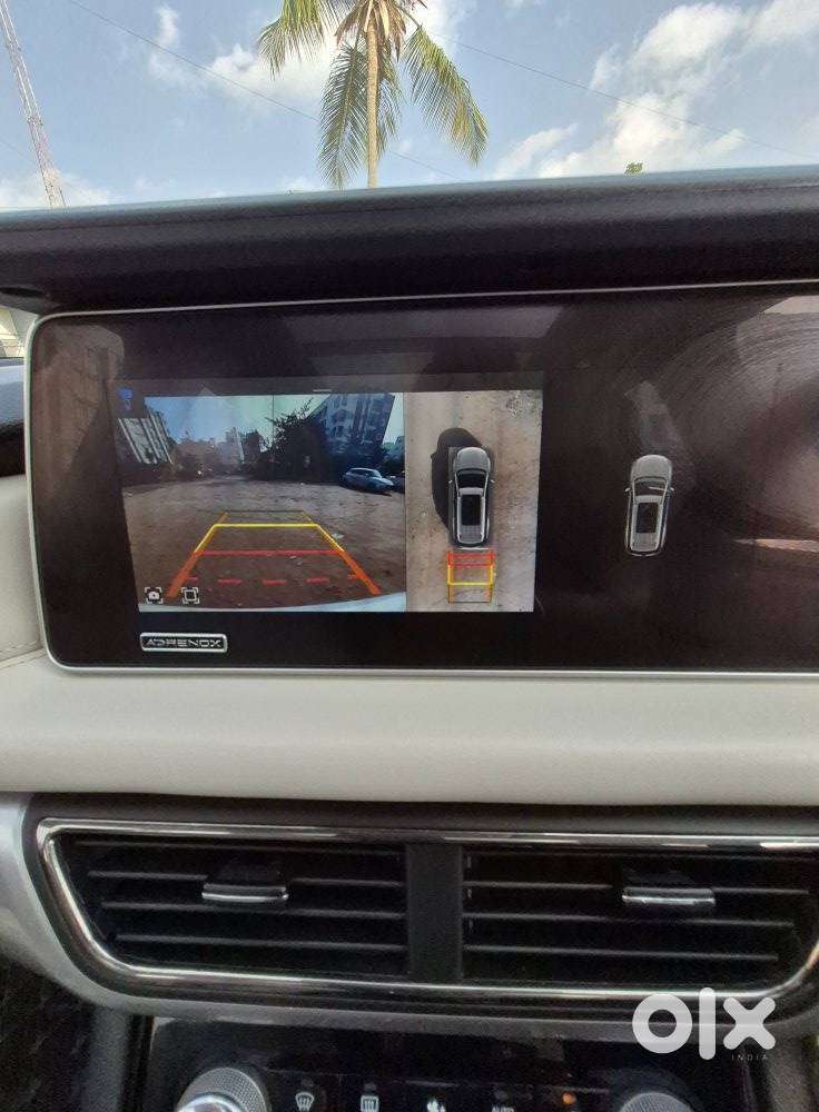 Mahindra Xuv700 2.0 Ax 7 Petrol At Luxury Pack Str, 2024, Petrol