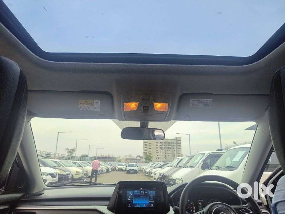 Maruti Suzuki Brezza 1.5 Zxi Smart Hybrid, 2022, Petrol