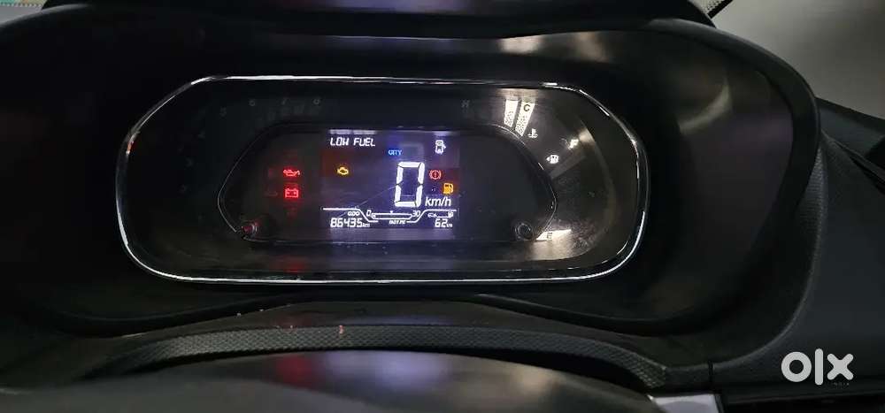 Good Condition Showroom Service History Single Hand Use With Sunroof