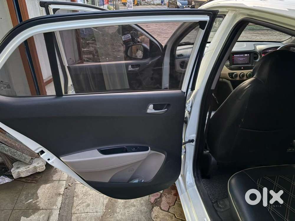 Push Button Start With 2 Keys Are There.