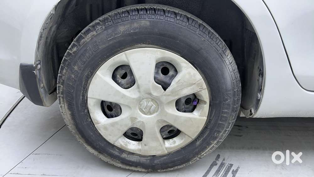 Maruti Suzuki Swift Dzire Vxi Optional, 2016, Petrol