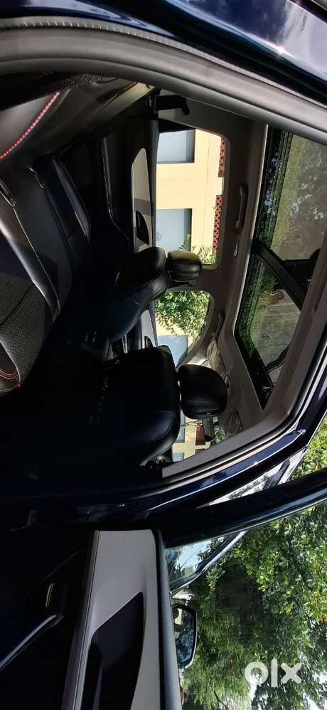 Mahindra Xuv700 2.2 Ax 5 Diesel At Str, 2024, Diesel