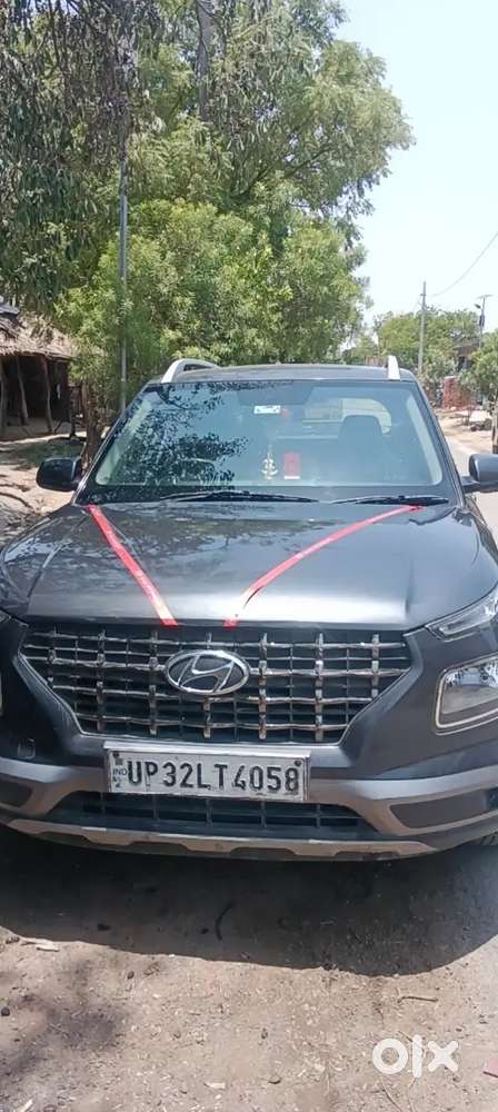 Hyundai Venue 2020 Petrol 124000 Km Driven