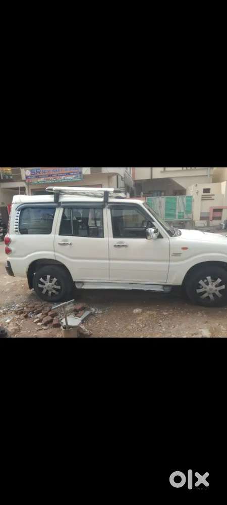 Mahindra Scorpio Automatic 2014