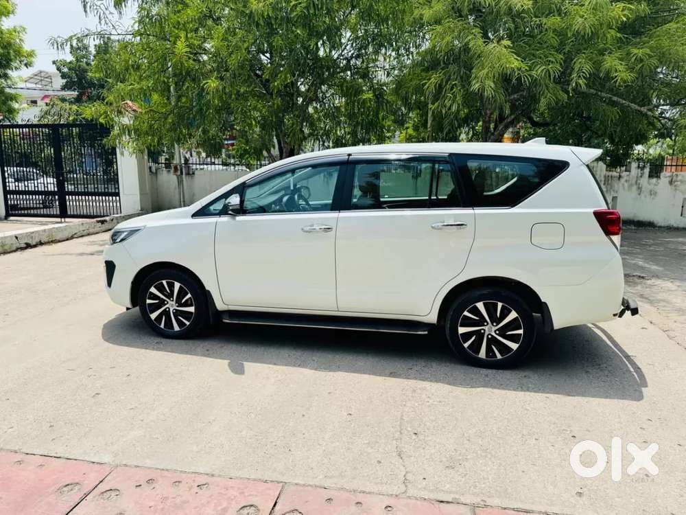 Toyota Innova Crysta [2020-ongoing] 2.4 Zx 7 Str, 2022, Diesel