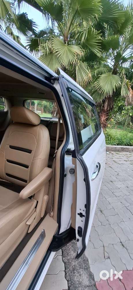 Kia Carnival Premium, 2020, Diesel