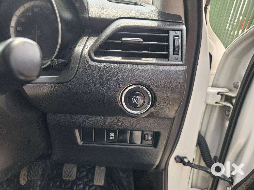 Maruti Suzuki Swift Vvt Zxi, 2022, Petrol