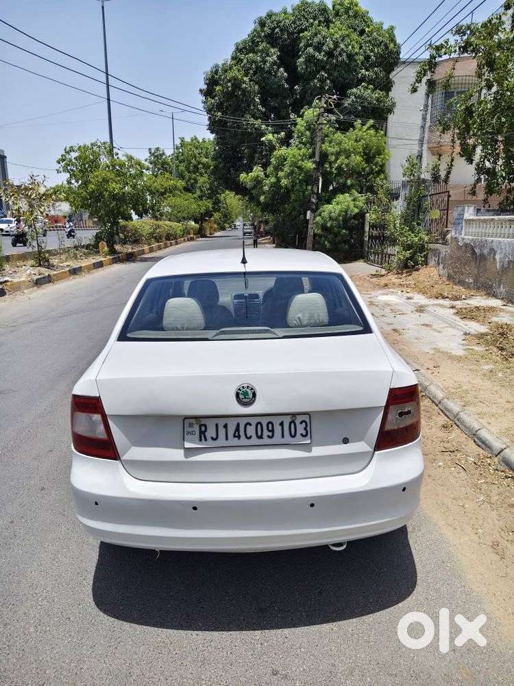 Skoda Rapid Elegance 1.6 Tdi Cr Manual, 2012, Diesel