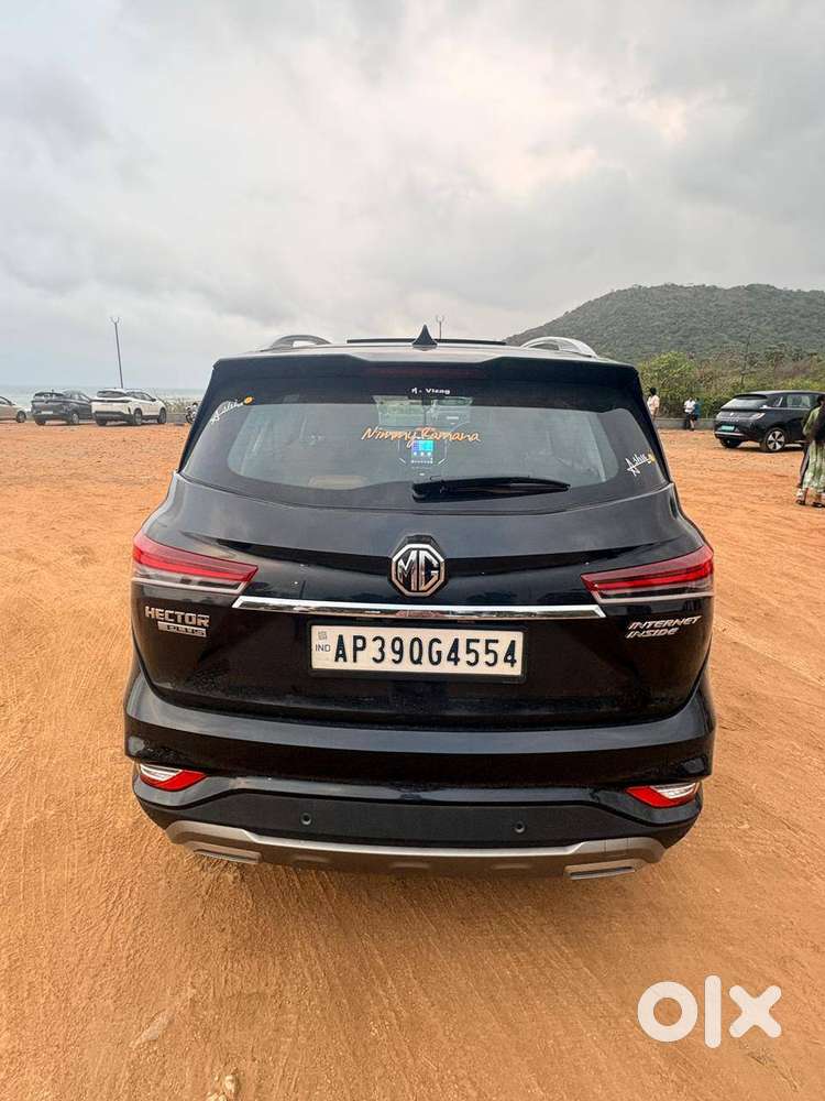 Mg Hector Plus 2022 Diesel 11800 Km Driven