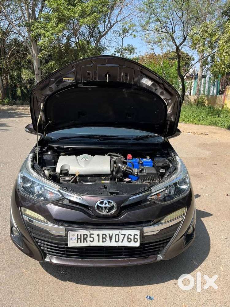 Toyota Yaris V Cvt, 2019, Petrol
