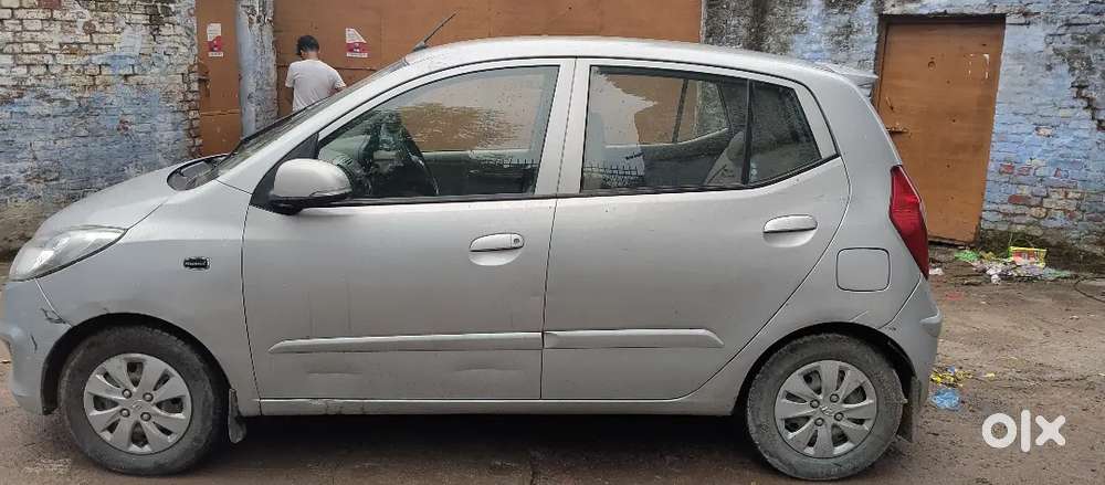 Hyundai I10 2012 Petrol 70000 Km Driven